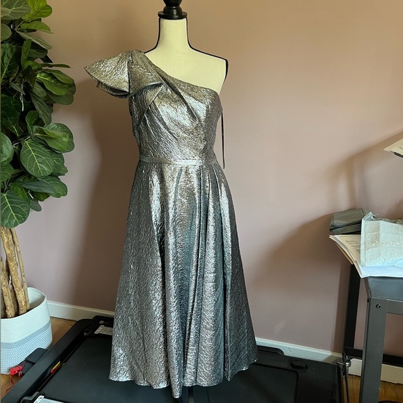 Mac Duggal Silver One Shoulder Bow Midi Dress Size 8 NWT - Picture 3 of 12